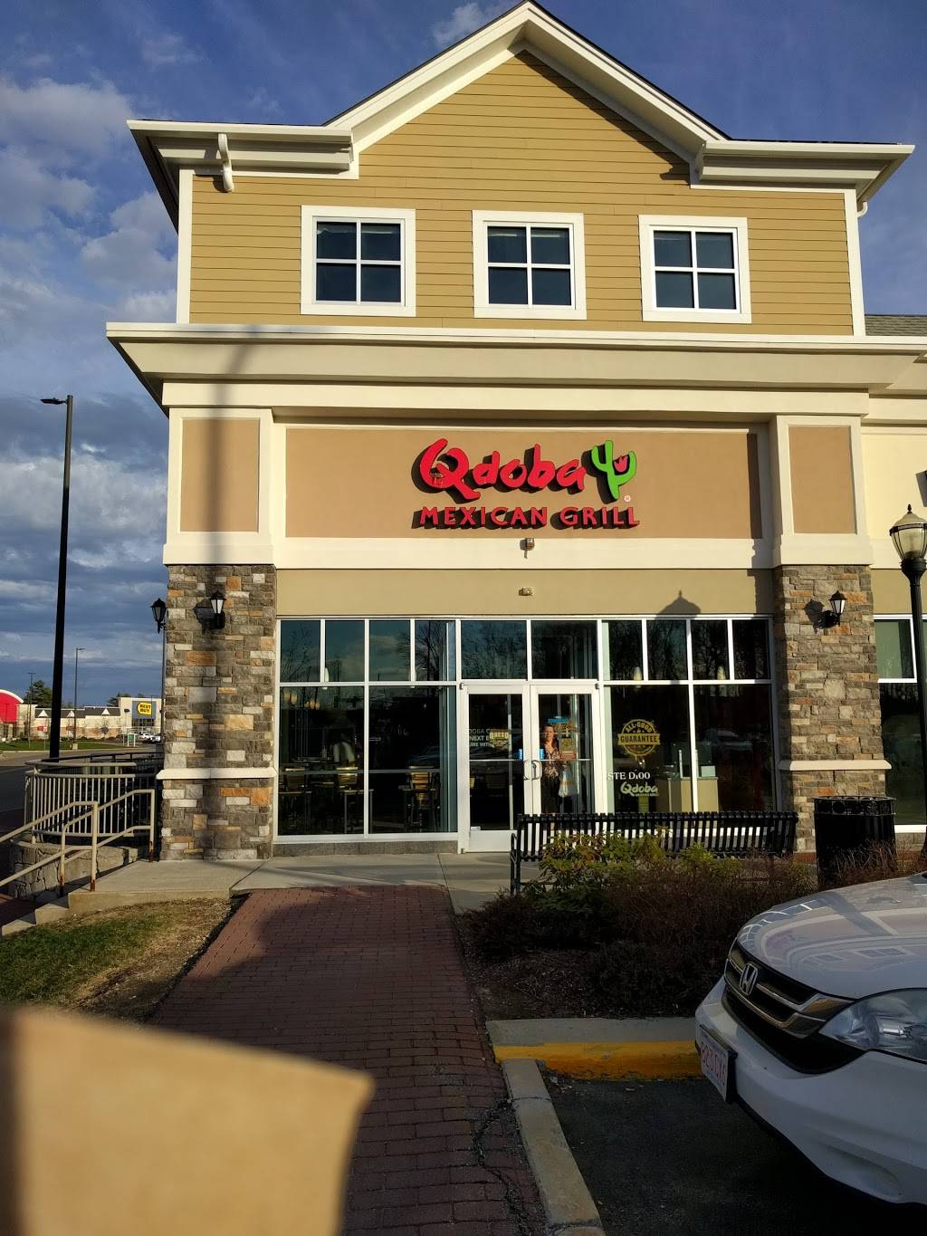 QDOBA Mexican Eats | restaurant | 280 School St Suite D100, Mansfield, MA 02048, USA | 5083372400 OR +1 508-337-2400