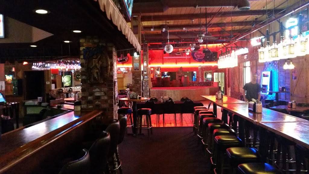 Rusty Bull | restaurant | 13685 John Glenn Rd, Apple Valley, CA 92308, USA | 7609617979 OR +1 760-961-7979