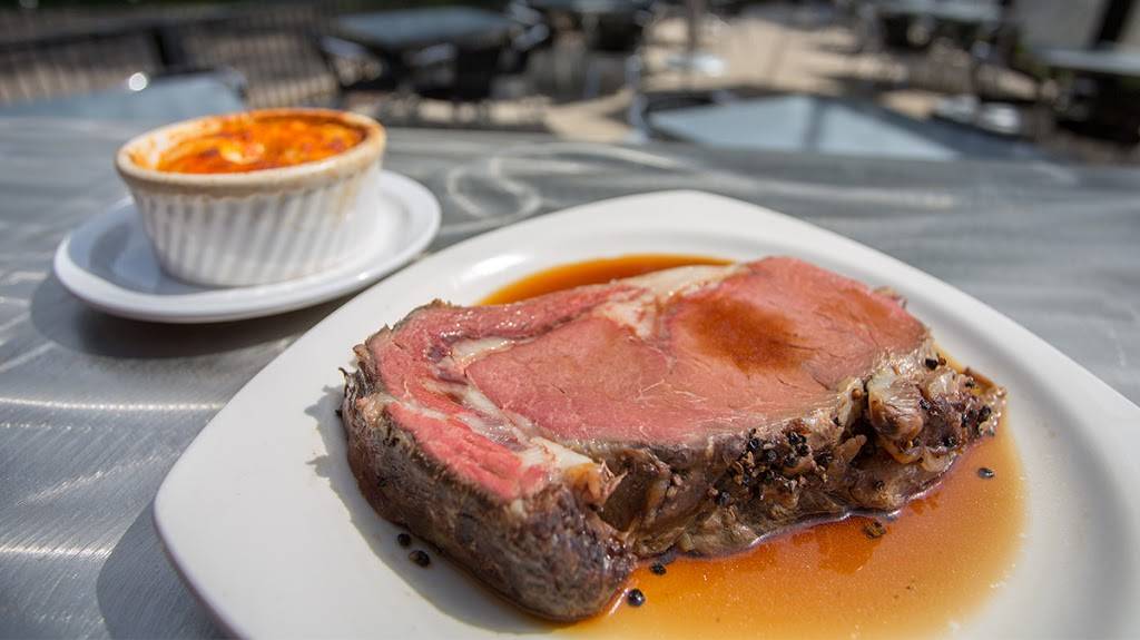 Cedar Falls Brown Bottle | restaurant | 1111 Center St, Cedar Falls, IA 50613, USA | 3192662616 OR +1 319-266-2616