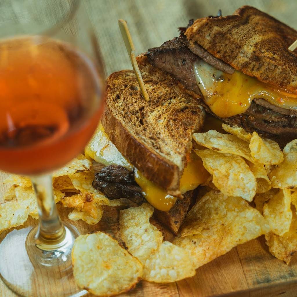 Hollys Gourmets Market & Cafe | cafe | 5107 Kingston Pike Suite B, Knoxville, TN 37919, USA | 8655848739 OR +1 865-584-8739