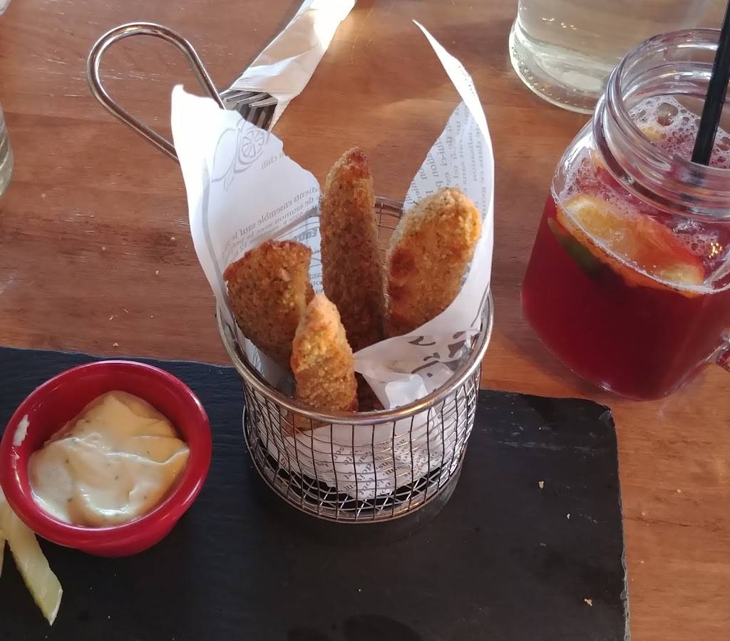 LÉchappée - Grill & Bar Sportif | restaurant | 710 Rue de la Visitation, Saint-Charles-Borromée, QC J6E 7S3, Canada | 4503941658 OR +1 450-394-1658