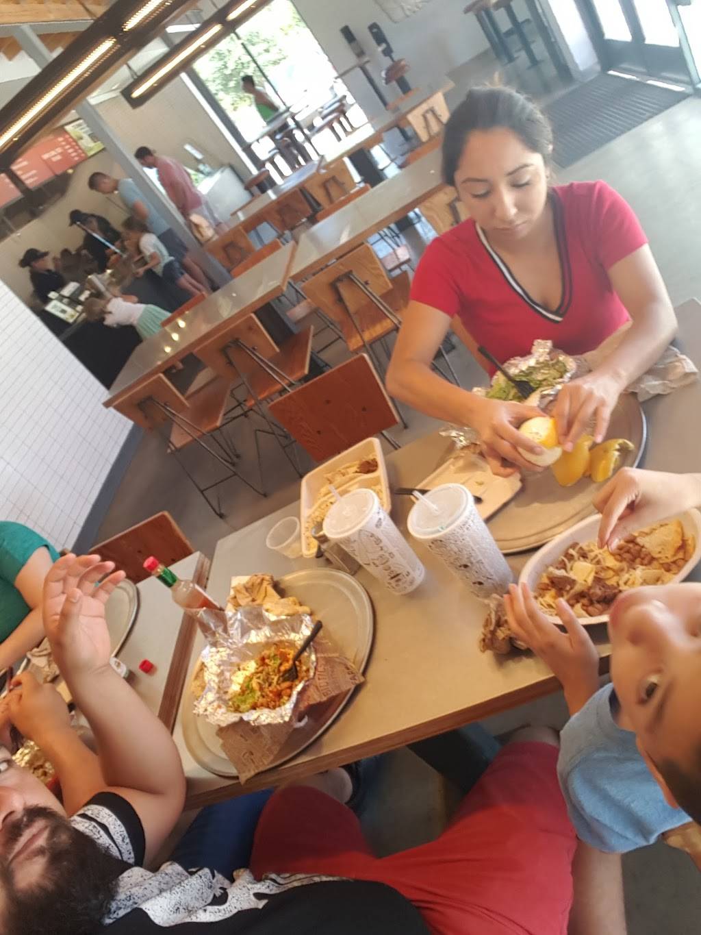 Chipotle Mexican Grill | restaurant | 2320 S Lamar Blvd, Austin, TX 78704, USA | 5125829578 OR +1 512-582-9578