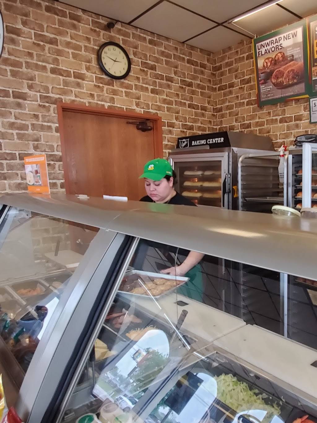 Subway Restaurants | restaurant | 5586 North Frwy, Store # 28, Northtown Plaza, Houston, TX 77076, USA | 7136915533 OR +1 713-691-5533