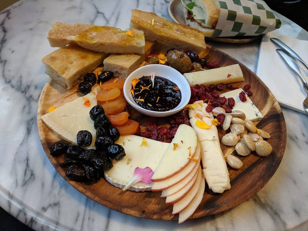 due | restaurant | 475 Fairview Ave S, St Paul, MN 55105, USA | 6514938858 OR +1 651-493-8858