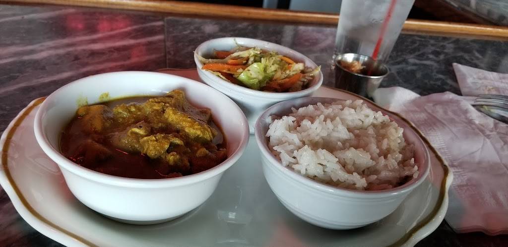 Flambeaus Live | restaurant | 2308 Market St, Youngstown, OH 44507, USA | 3309537822 OR +1 330-953-7822