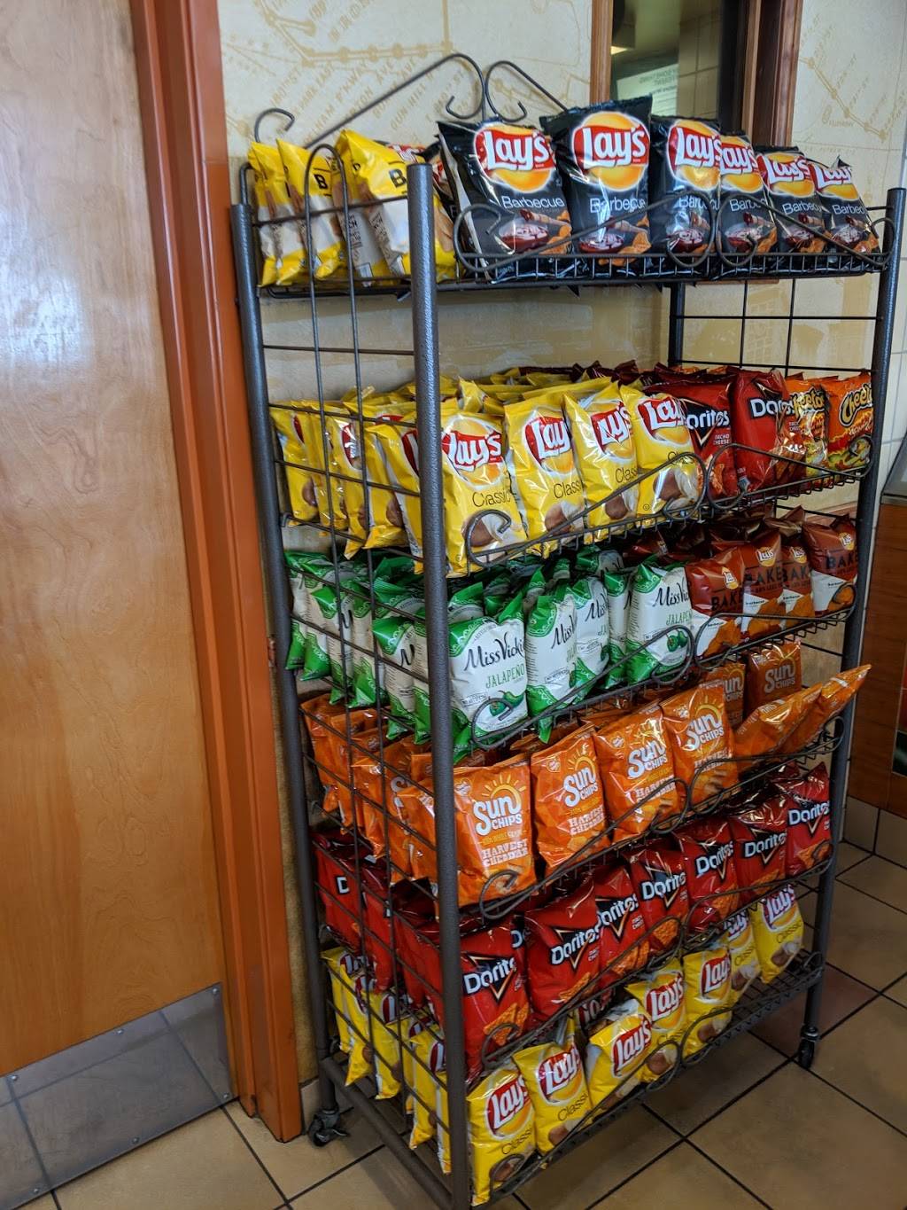 Subway | restaurant | 23991 Lake Dr, Crestline, CA 92325, USA | 9093385551 OR +1 909-338-5551