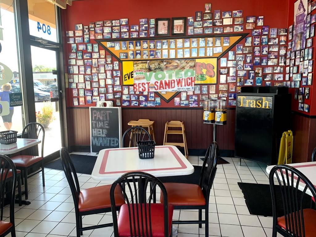 Stewies | restaurant | 804 Lake St S, Forest Lake, MN 55025, USA | 6514645889 OR +1 651-464-5889