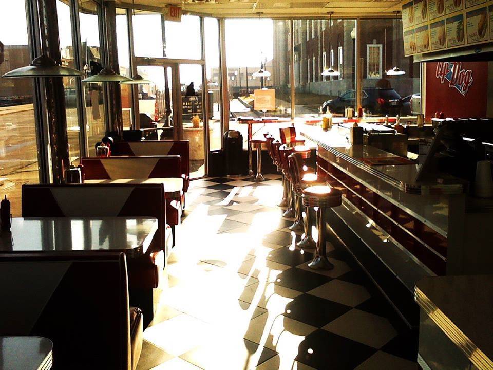 Up Dog | restaurant | 114 N Liberty St, Independence, MO 64050, USA | 8168362900 OR +1 816-836-2900