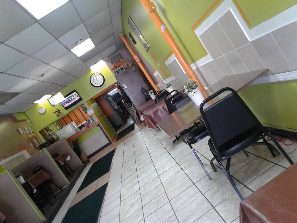 Qaato Halal Restaurant - Nigerian cuisine | restaurant | 7118 N Clark St, Chicago, IL 60626, USA | 7734656255 OR +1 773-465-6255