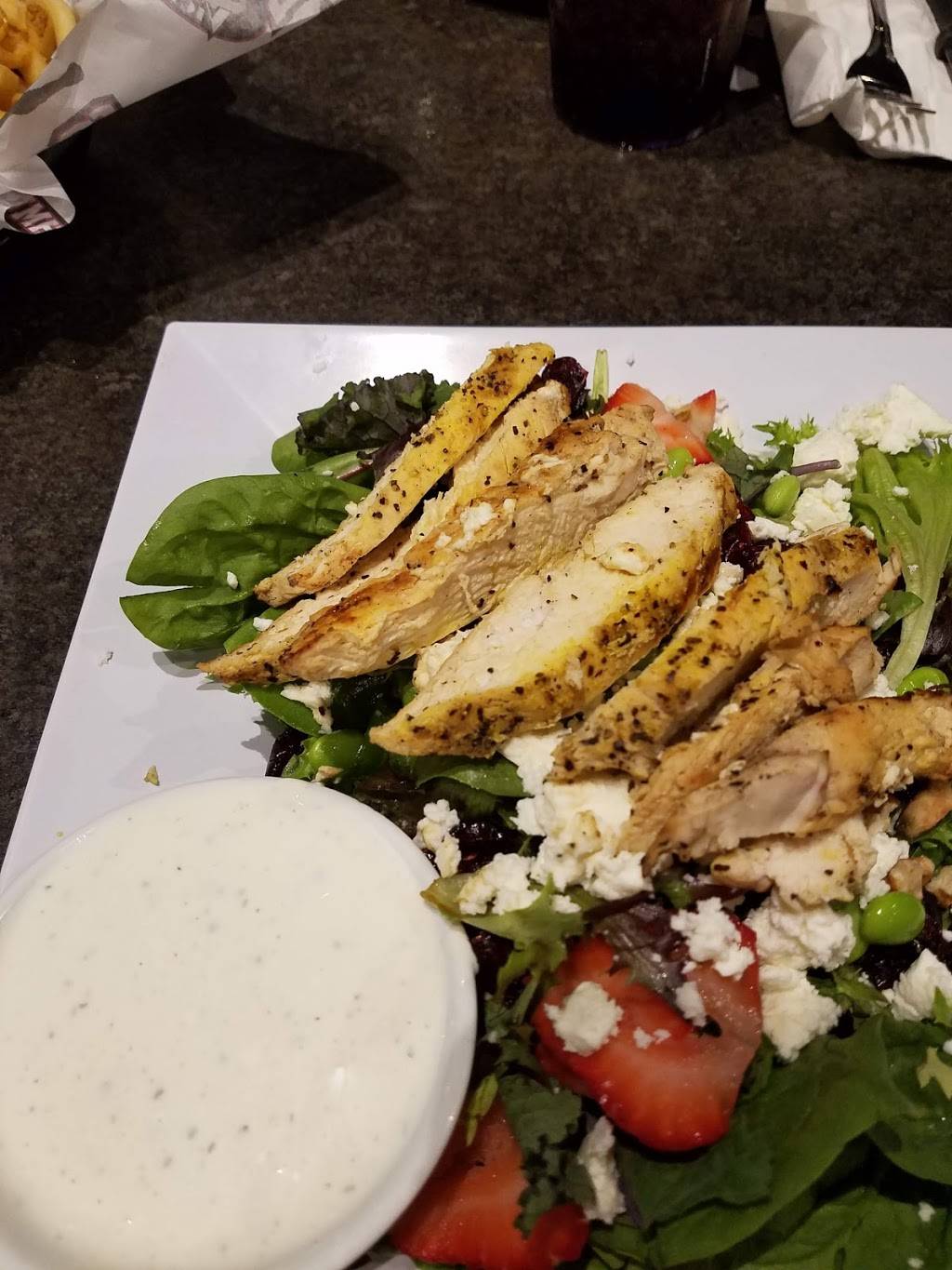 Baumhowers Victory Grille | restaurant | 2353 Bent Creek Rd, Auburn, AL 36830, USA | 3342464180 OR +1 334-246-4180