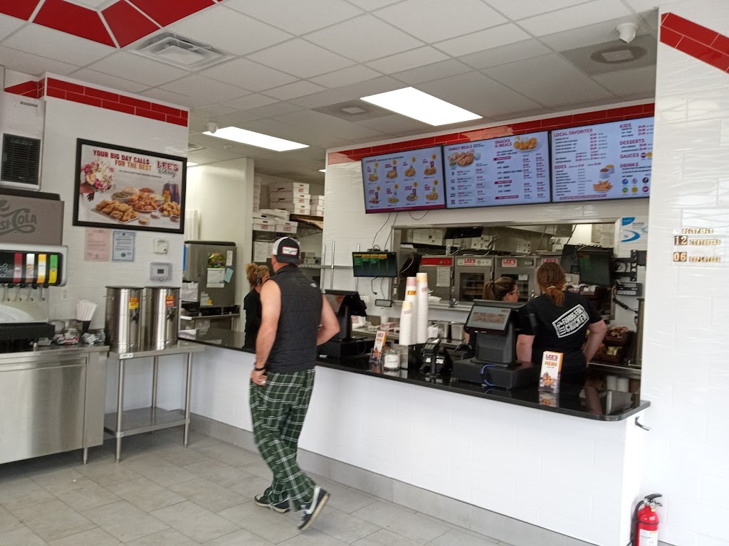 Lees Famous Recipe Chicken | restaurant | 33351 Plymouth Rd, Livonia, MI 48150, USA | 7342454800 OR +1 734-245-4800