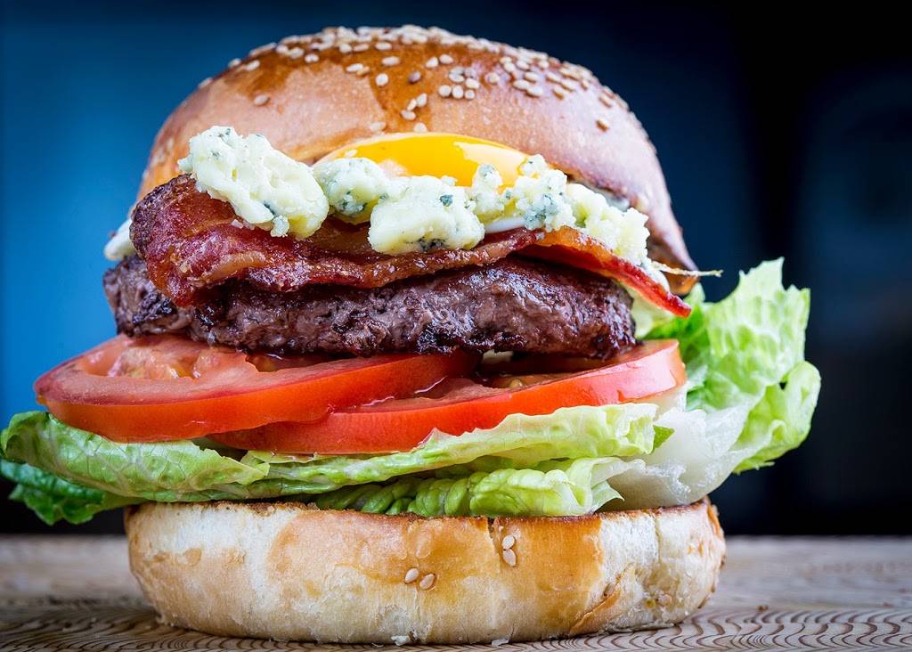 Doc Bs Restaurant + Bar | restaurant | 100 E Walton St, Chicago, IL 60611, USA | 3126261300 OR +1 312-626-1300