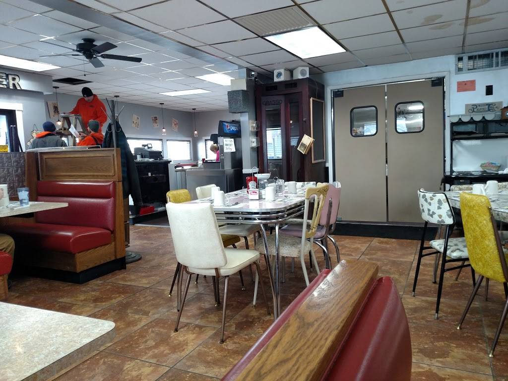 Miss Batavia | restaurant | 566 E Main St, Batavia, NY 14020, USA | 5853439786 OR +1 585-343-9786