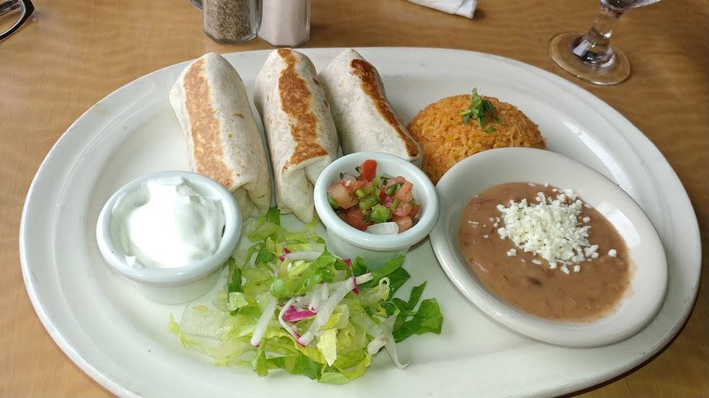 Cesars Killer Margaritas - Broadway | restaurant | 2924 N Broadway, Chicago, IL 60657, USA | 7732969097 OR +1 773-296-9097