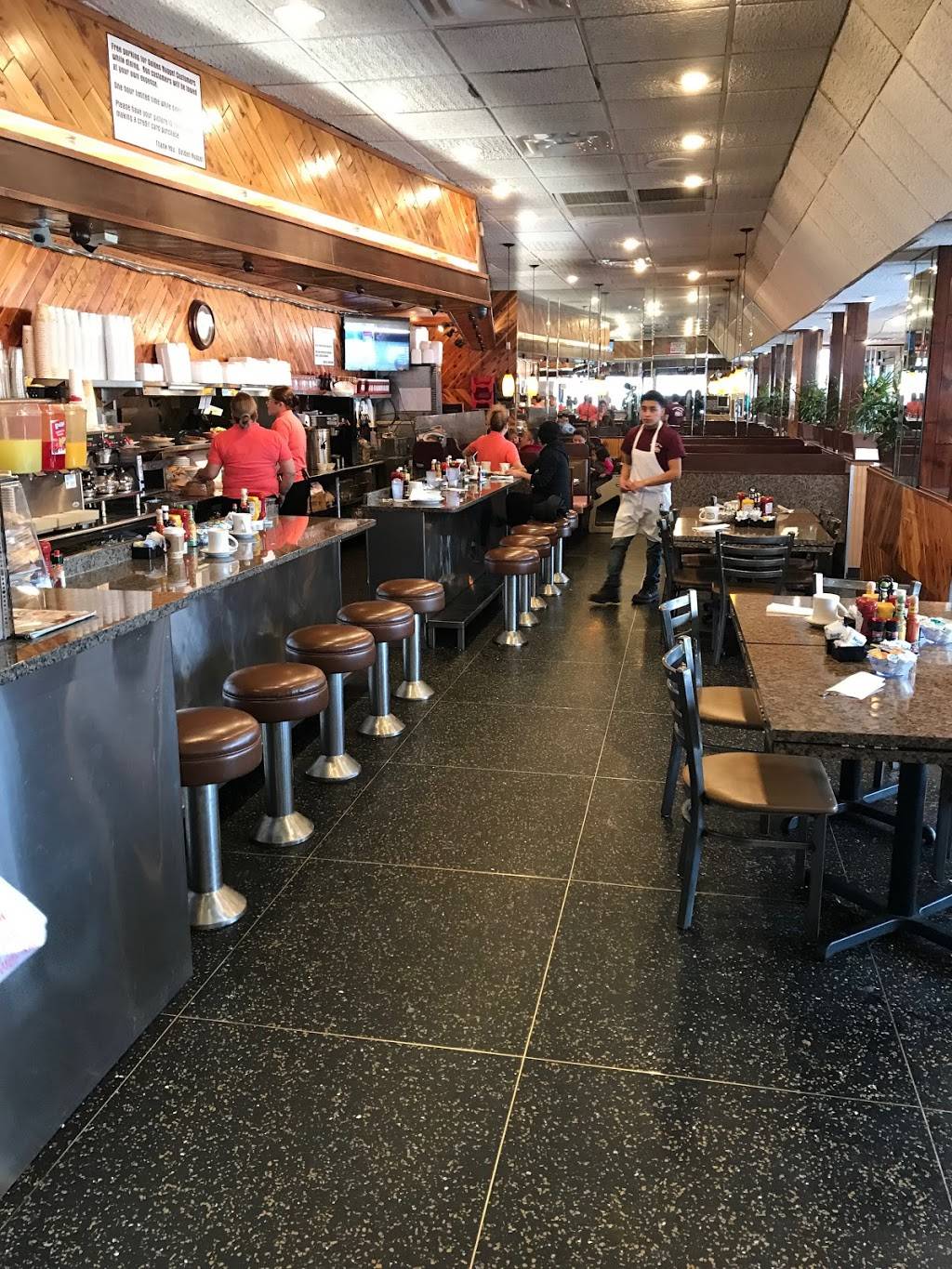 Golden Nugget Pancake House | restaurant | 2406 W Diversey Ave, Chicago, IL 60647, USA | 7732528903 OR +1 773-252-8903