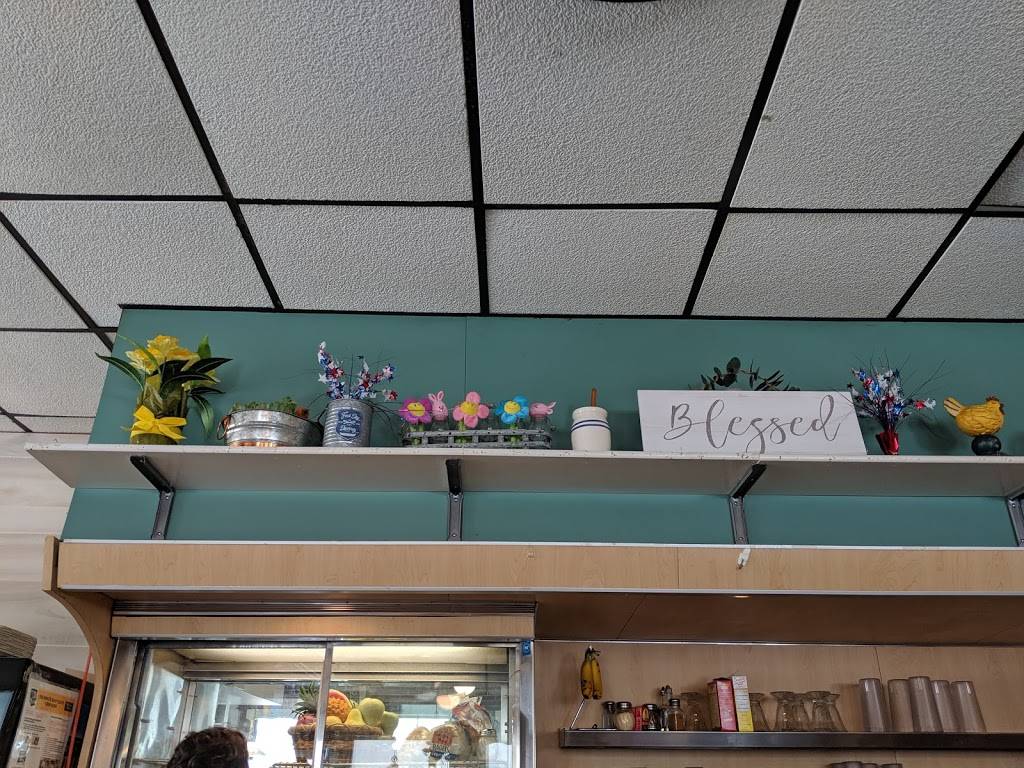 Country Boy Restaurant | restaurant | 821 E 9 Mile Rd, Hazel Park, MI 48030, USA | 2485437080 OR +1 248-543-7080