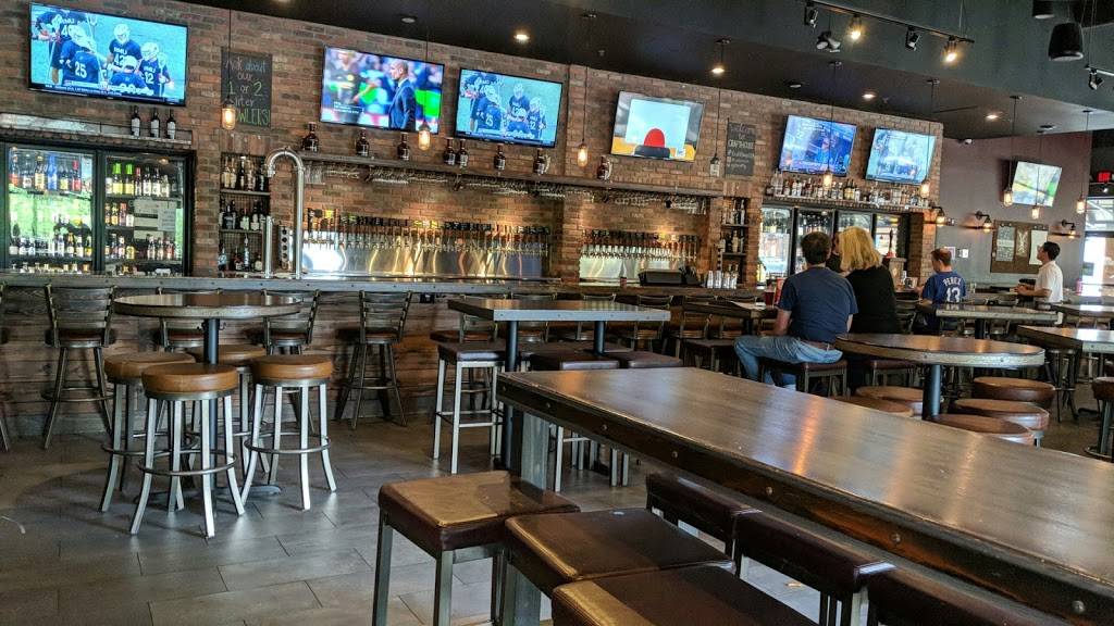 Crafthouse | restaurant | 11861 Palace Way, Fairfax, VA 22030, USA | 7038251811 OR +1 703-825-1811