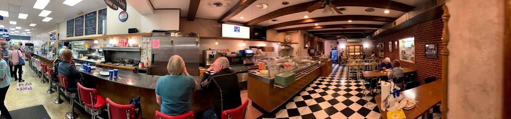 Montross Pharmacy/Gift Shop/Fountain | cafe | 120 N 1st Ave, Winterset, IA 50273, USA | 5154622282 OR +1 515-462-2282