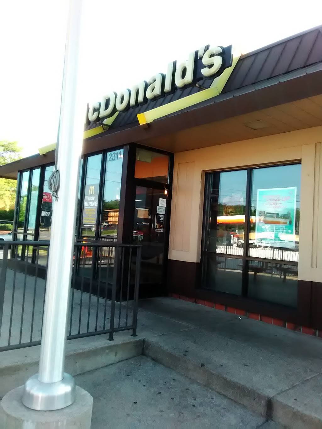 McDonalds | cafe | 2311 Brick Church Pike, Nashville, TN 37207, USA | 6152270995 OR +1 615-227-0995