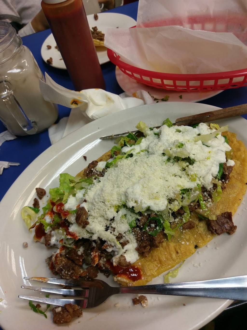 La Huarachita | restaurant | 3334 N Milwaukee Ave, Chicago, IL 60641, USA | 7736471983 OR +1 773-647-1983