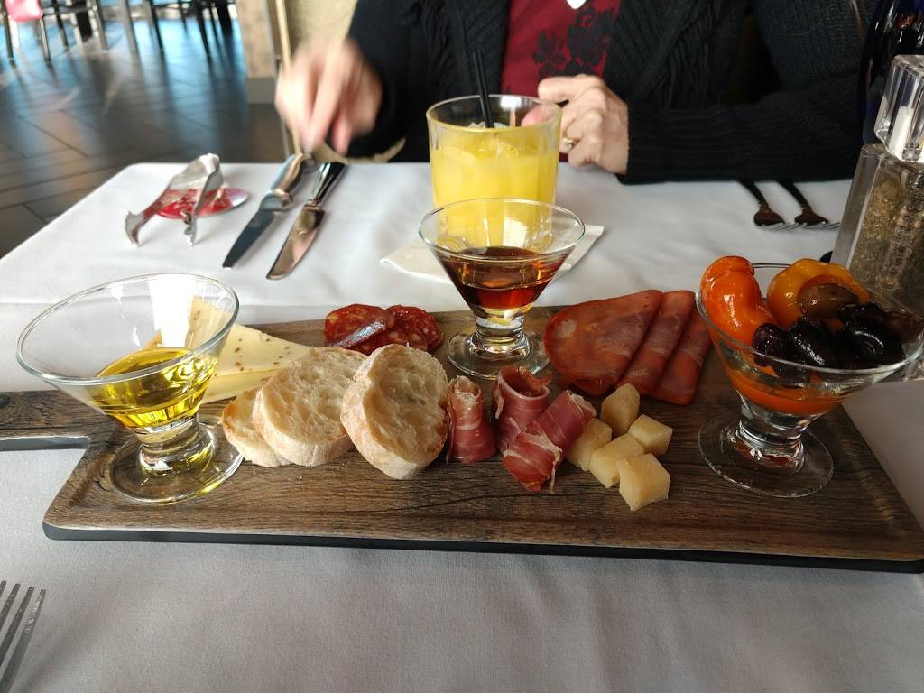 Costela Brazilian Steak House | restaurant | 110 Uptown Dr, Bay City, MI 48708, USA | 9897782640 OR +1 989-778-2640