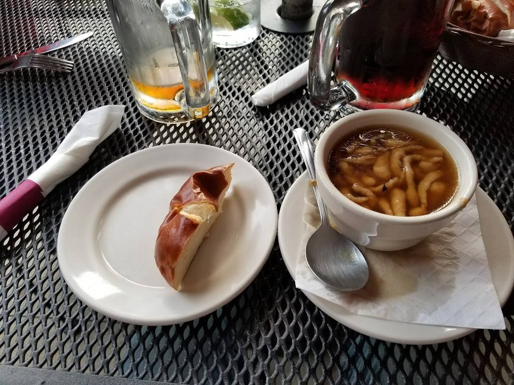 Der Rathskeller Restaurant & Bar | restaurant | 1132 Auburn St, Rockford, IL 61103, USA | 8159632922 OR +1 815-963-2922