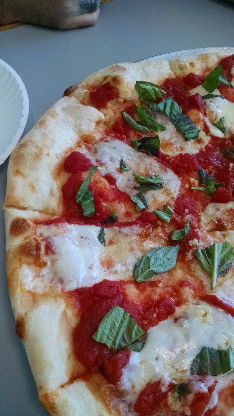 Lindas New York Pizzeria | restaurant | 1219 Lyell Ave, Rochester, NY 14606, USA | 5854588900 OR +1 585-458-8900