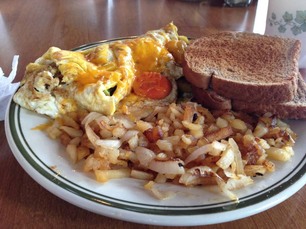 Double B Farm Country Store & Café | restaurant | 2777 S Brostuen Rd, Beloit, WI 53511, USA | 6089210293 OR +1 608-921-0293