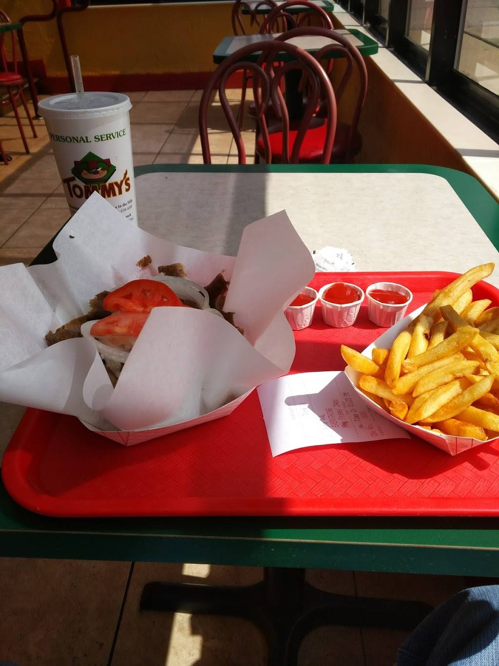 Tommys Red Hots | restaurant | 4116 W Elm St, McHenry, IL 60050, USA | 8153858817 OR +1 815-385-8817