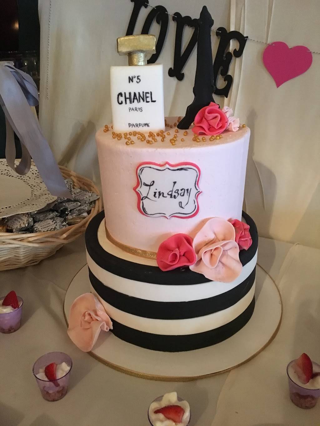 Johnnies Italian Restaurant | restaurant | 4201 Comly St, Philadelphia, PA 19135, USA | 2155339920 OR +1 215-533-9920