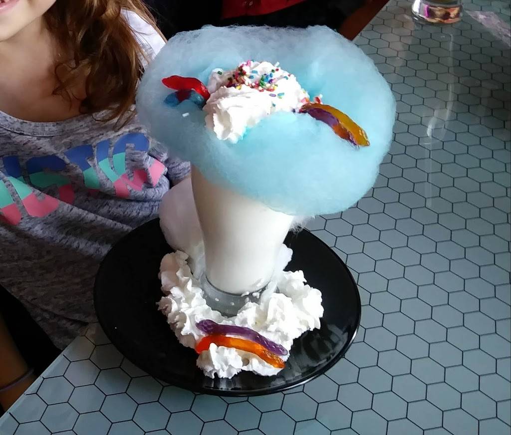 I Scream Sundae | restaurant | 516 W Main St, Ripley, WV 25271, USA | 3045324230 OR +1 304-532-4230