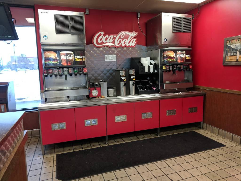 Hardees | restaurant | 35155 Mound Rd, Sterling Heights, MI 48310, USA | 5862749708 OR +1 586-274-9708