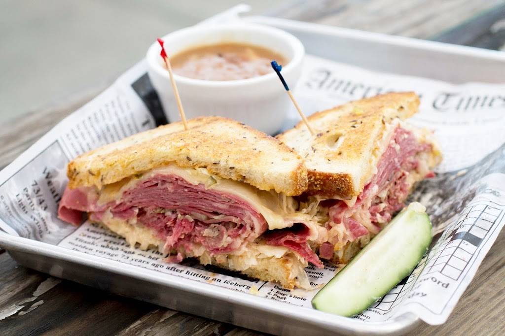 The Backyard Grub n Brews | restaurant | 26509 Golden Valley Rd, Santa Clarita, CA 91350, USA | 6612861165 OR +1 661-286-1165