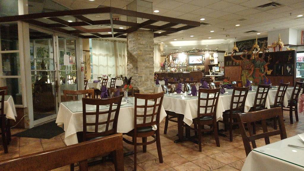 Bangkok Thai Cuisine | restaurant | 16775 Yonge St #8, Newmarket, ON L3Y 8J4, Canada | 9058957211 OR +1 905-895-7211