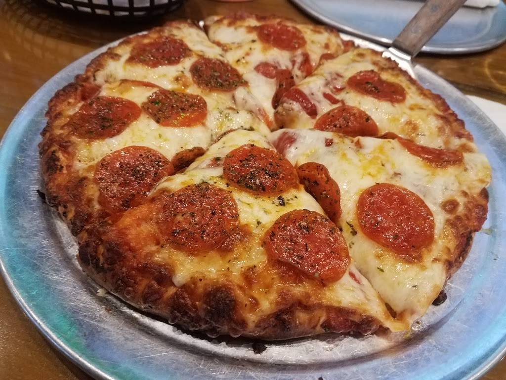 Wicks Pizza Hikes Point | restaurant | 3348 Hikes Ln #103, Louisville, KY 40220, USA | 5029075542 OR +1 502-907-5542