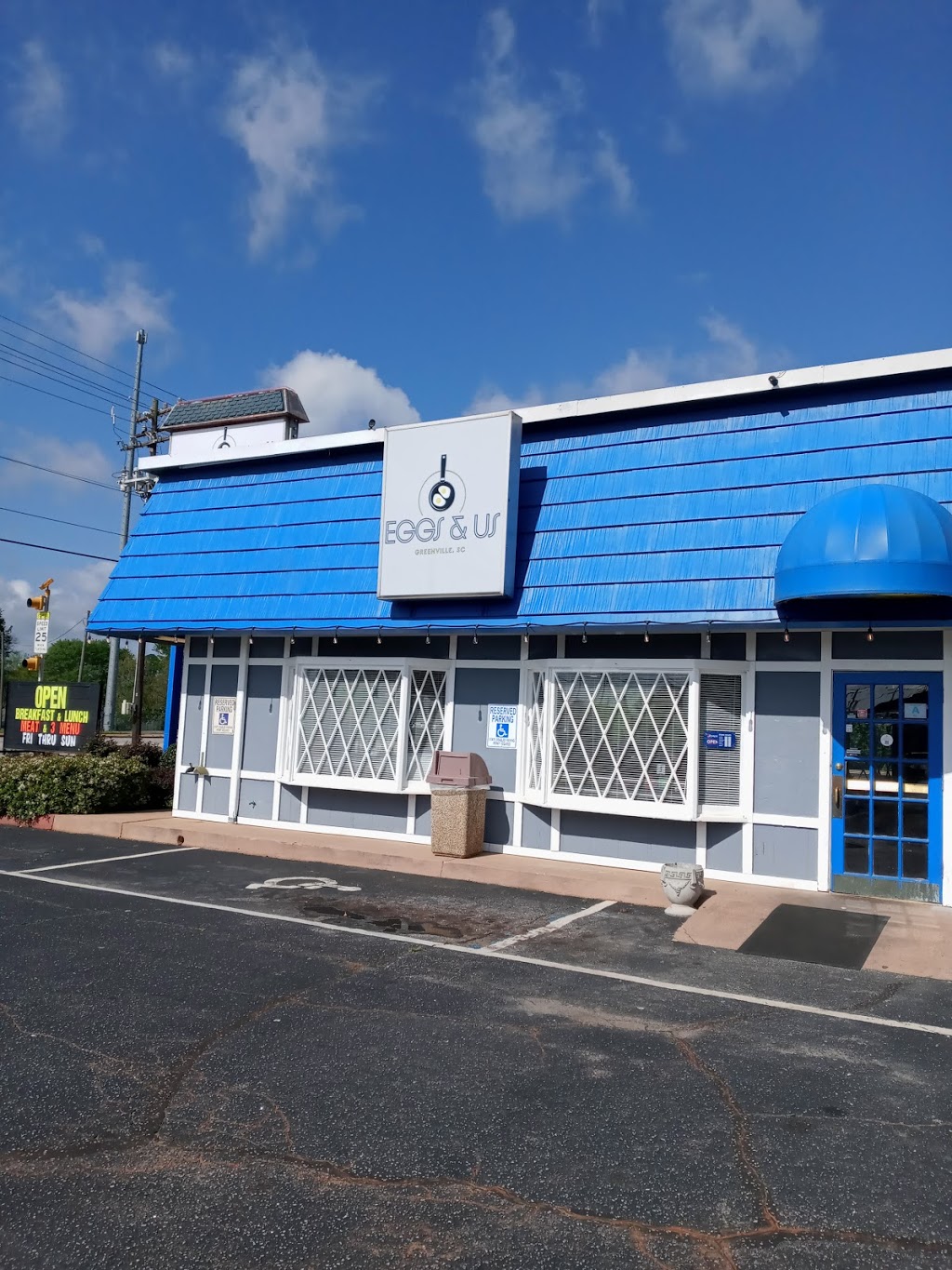 Eggs and Us | restaurant | 1000 Cedar Lane Rd, Greenville, SC 29617, USA | 8644384715 OR +1 864-438-4715