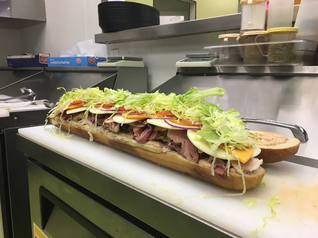 Dagwoods deli IUPUI | meal delivery | 923 Indiana Ave, Indianapolis, IN 46202, USA | 3174265222 OR +1 317-426-5222
