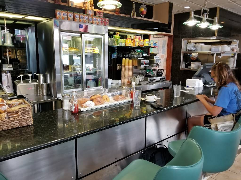 Metro Diner | restaurant | 73-24 Metropolitan Ave, Middle Village, NY 11379, USA | 7183267402 OR +1 718-326-7402