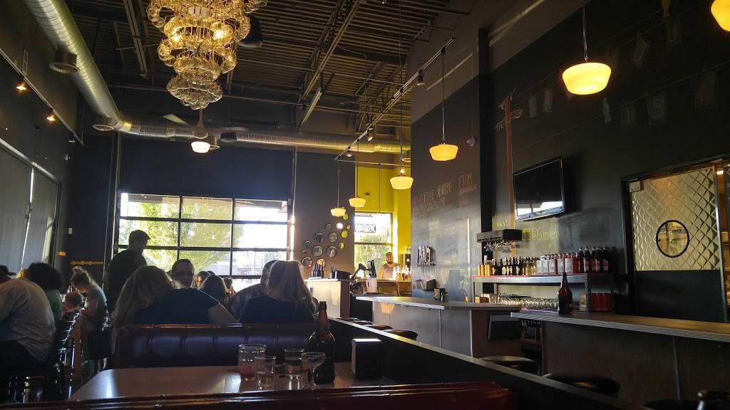 Ginger Pop | restaurant | 2520 Columbia House Blvd, Vancouver, WA 98661, USA | 3606997273 OR +1 360-699-7273