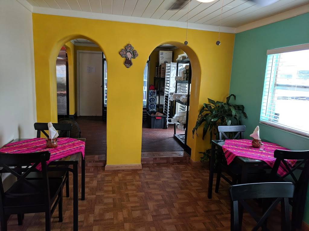 Azteca Rojo | restaurant | 5831 Memorial Hwy ste a, Tampa, FL 33615, USA | 8133739080 OR +1 813-373-9080