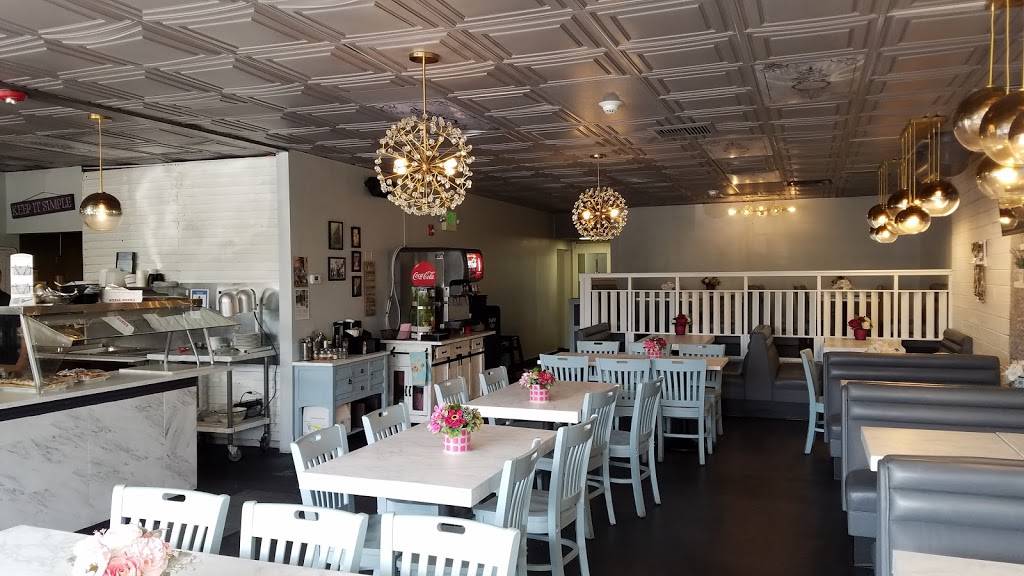 Giovannis Italian Bakery & Cafe | restaurant | 13019 W Alameda Pkwy, Lakewood, CO 80228, USA | 7205354260 OR +1 720-535-4260