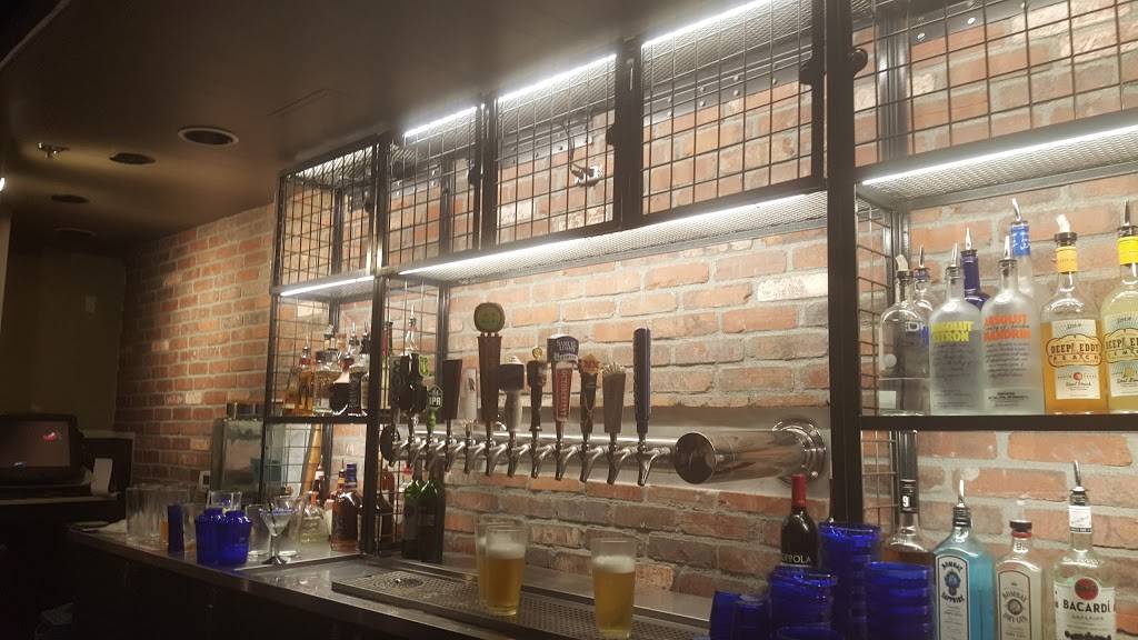 Chilis Grill & Bar | meal takeaway | 1292 E Prosperity Ave, Tulare, CA 93274, USA | 5596864475 OR +1 559-686-4475