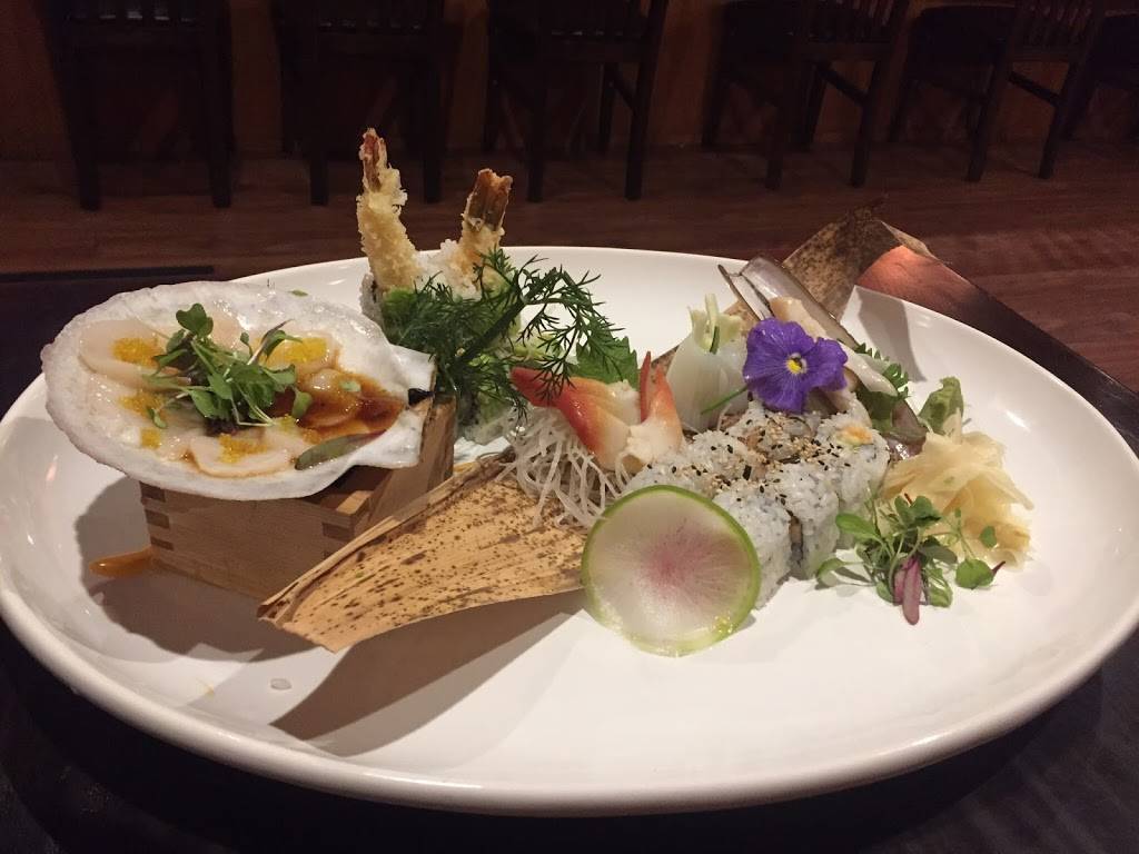 Mikado Sushi | restaurant | 6417 Raleigh St, Orlando, FL 32835, USA | 4078221080 OR +1 407-822-1080