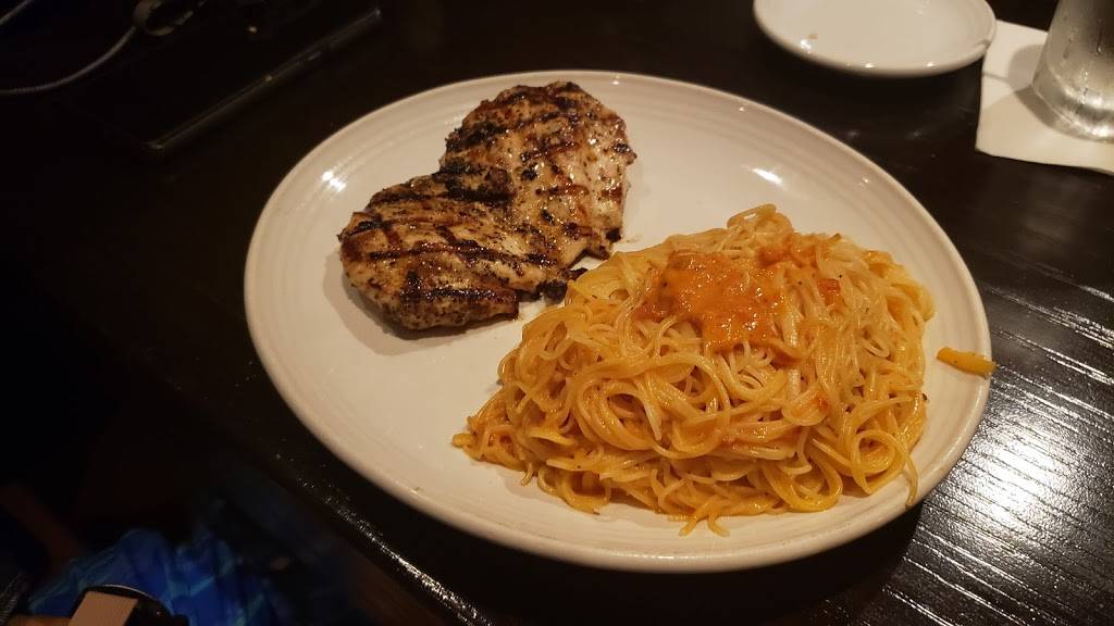 Carrabbas Italian Grill | restaurant | 6909 SW 18th St, Boca Raton, FL 33433, USA | 5615448838 OR +1 561-544-8838