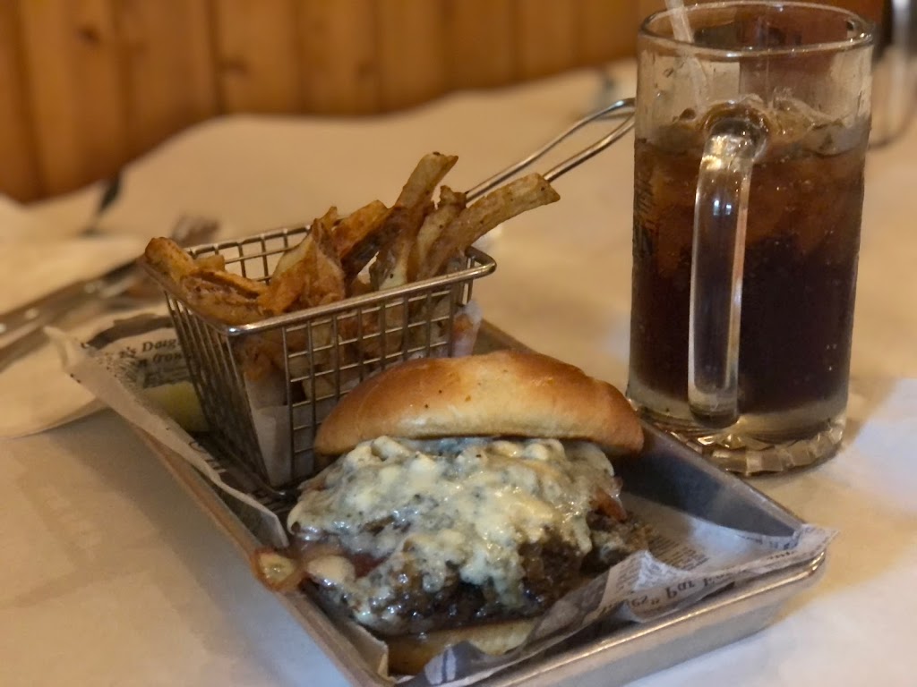 The Inn Gastropub & Smokehouse | restaurant | 8112 M-123, Paradise, MI 49768, USA | 9064923529 OR +1 906-492-3529