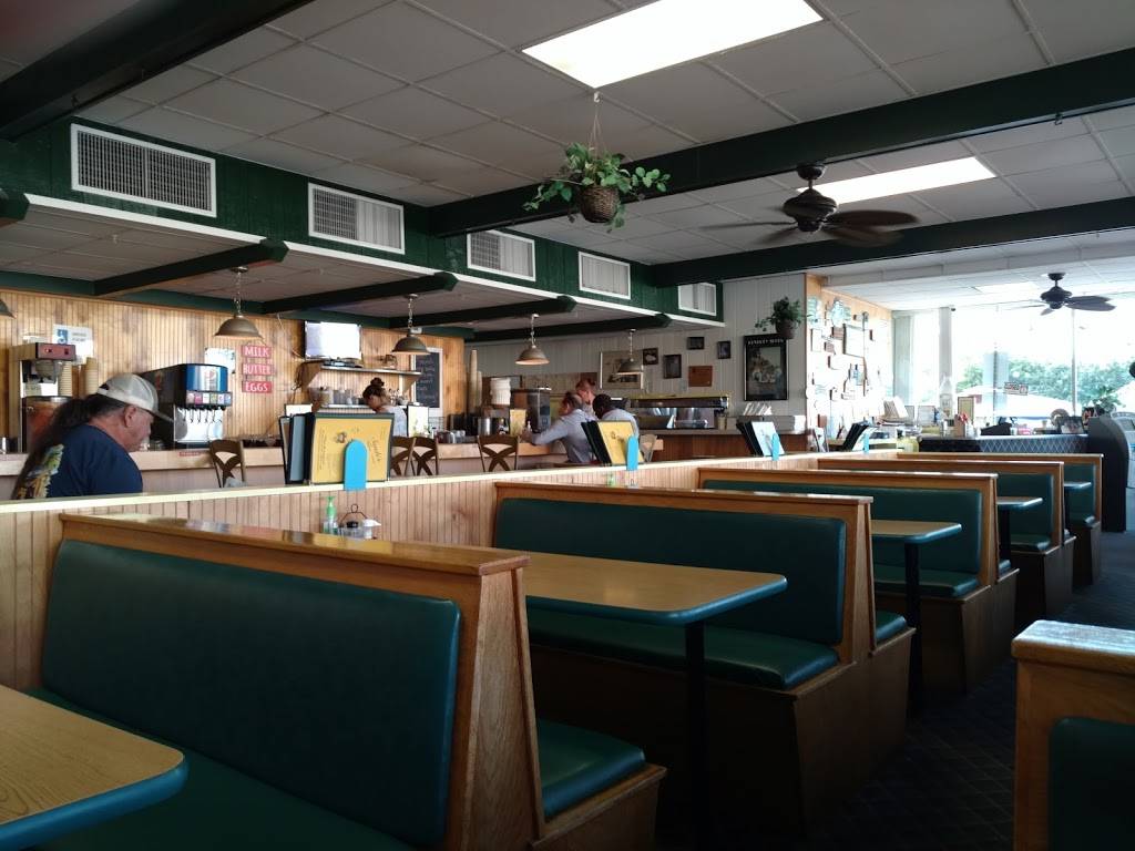 Sandes Restaurant | restaurant | 1717 N Federal Hwy, Delray Beach, FL 33483, USA | 5612729104 OR +1 561-272-9104