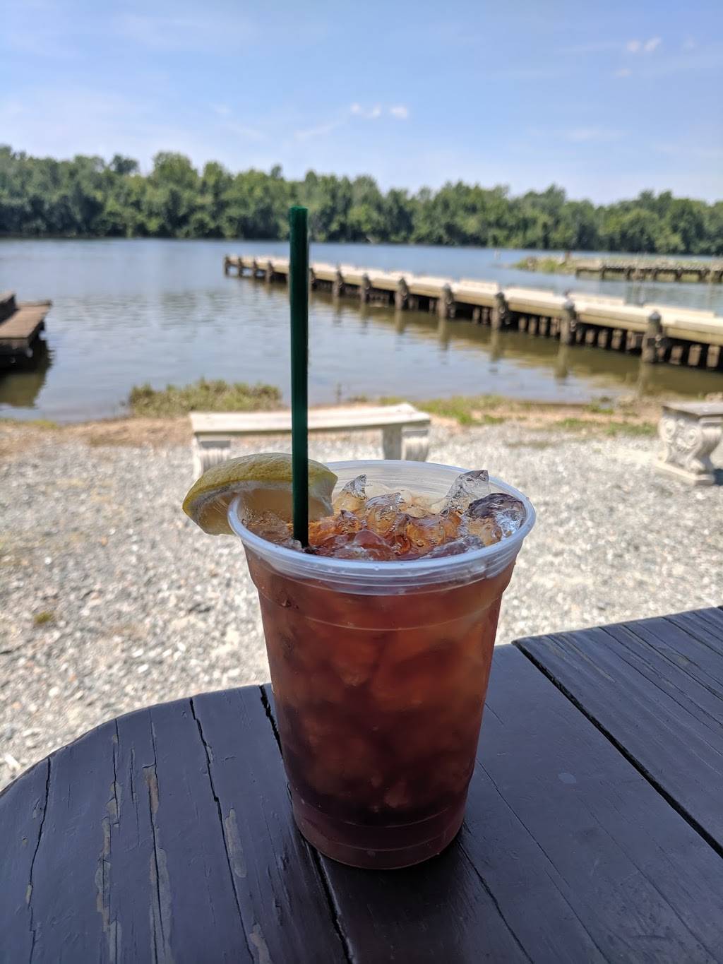 Lilly Pad | restaurant | 9680 Osborne Turnpike, Richmond, VA 23231, USA | 8045071997 OR +1 804-507-1997