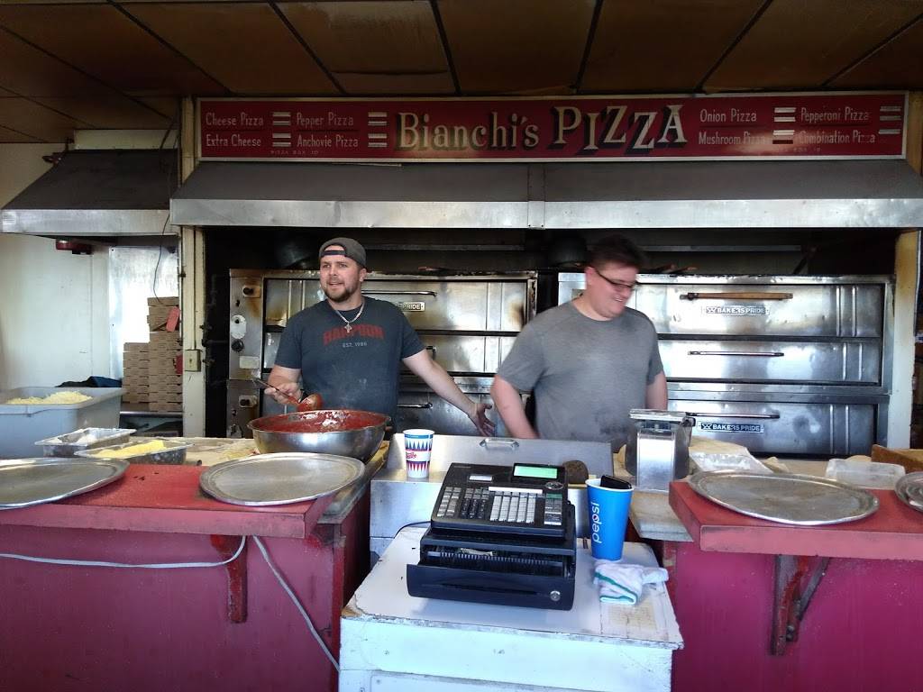 Bianchis Pizza | restaurant | 322 Revere Beach Blvd, Revere, MA 02151, USA | 7812849472 OR +1 781-284-9472
