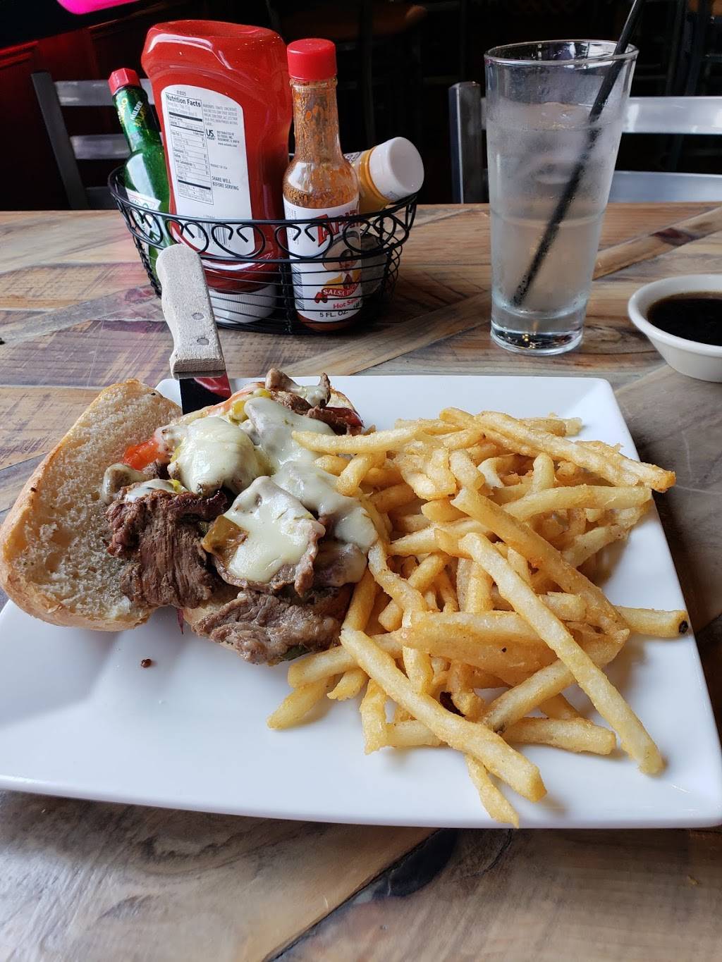 Kickn Mule Restaurant and Sports Bar | restaurant | 2901 W Capitol Ave, West Sacramento, CA 95691, USA | 9165720264 OR +1 916-572-0264