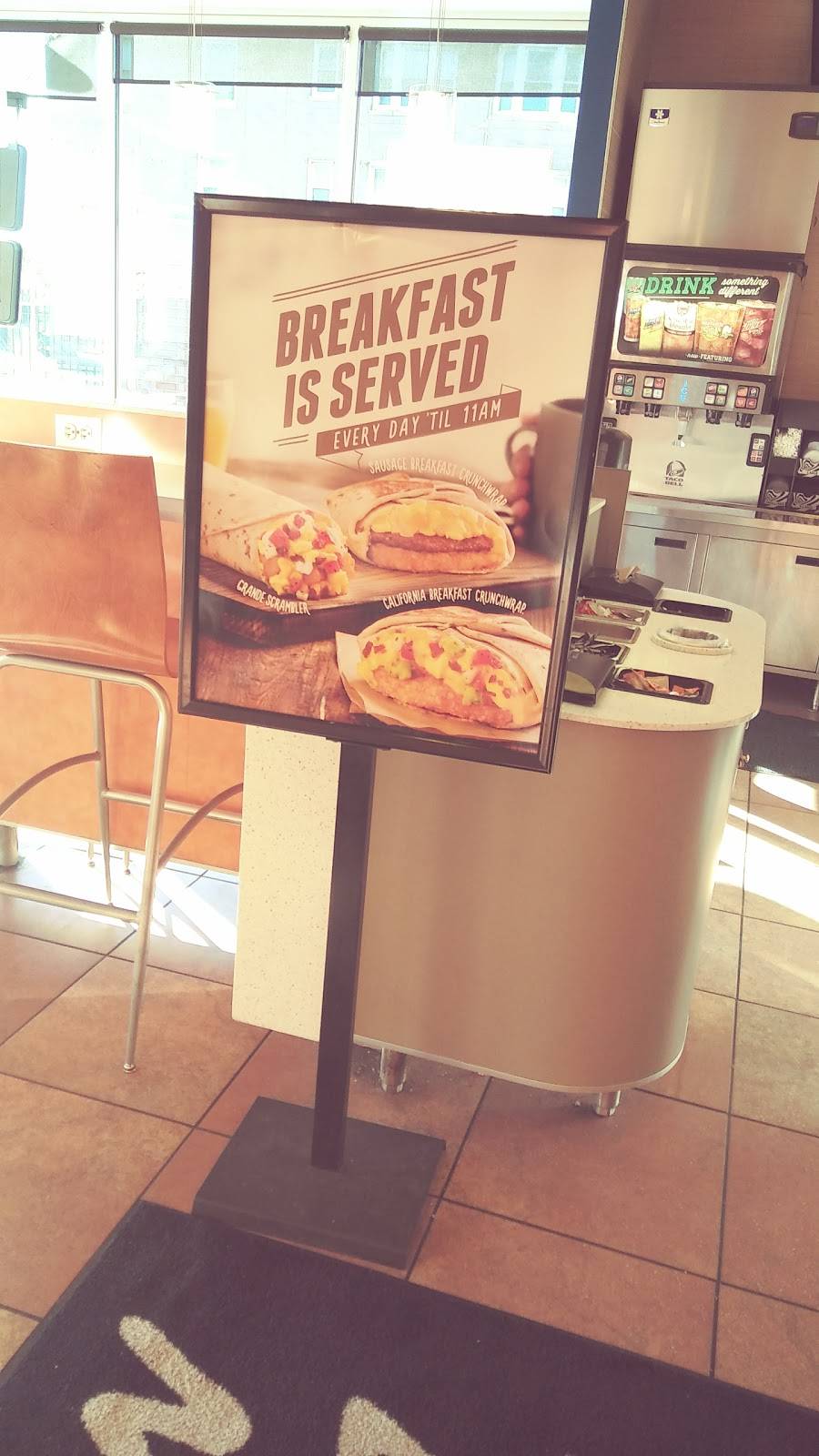 Taco Bell | meal takeaway | 3350 West Roosevelt Road, Chicago, IL 60624, USA | 7738269324 OR +1 773-826-9324